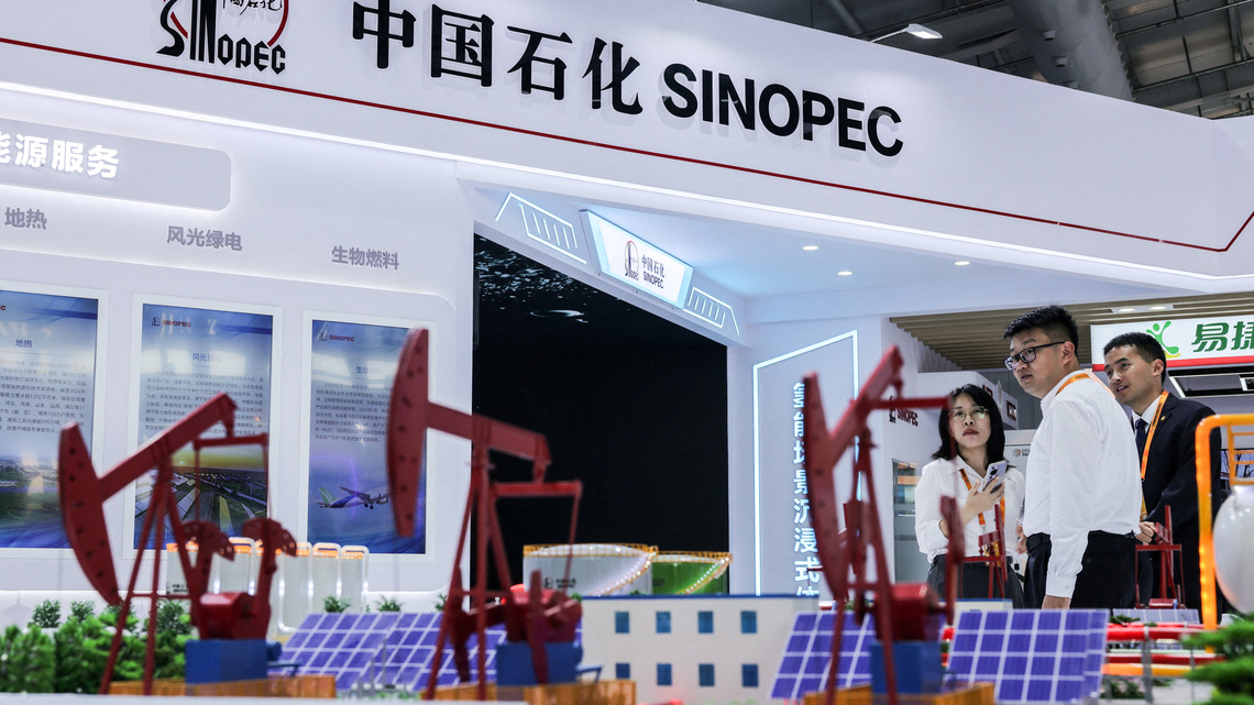 Exclusive-Sinopec steps up Russian oil imports to offset Mideast supply cuts, traders and tracker say 