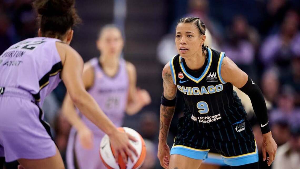 Reserve Tiffany Hayes leads Valkyries to streak-extending win over Sky 