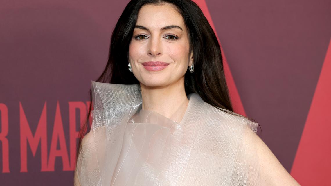 Anne Hathaway Sends ‘Devil Wears Prada'-Coded Message to WNBA Draftees 