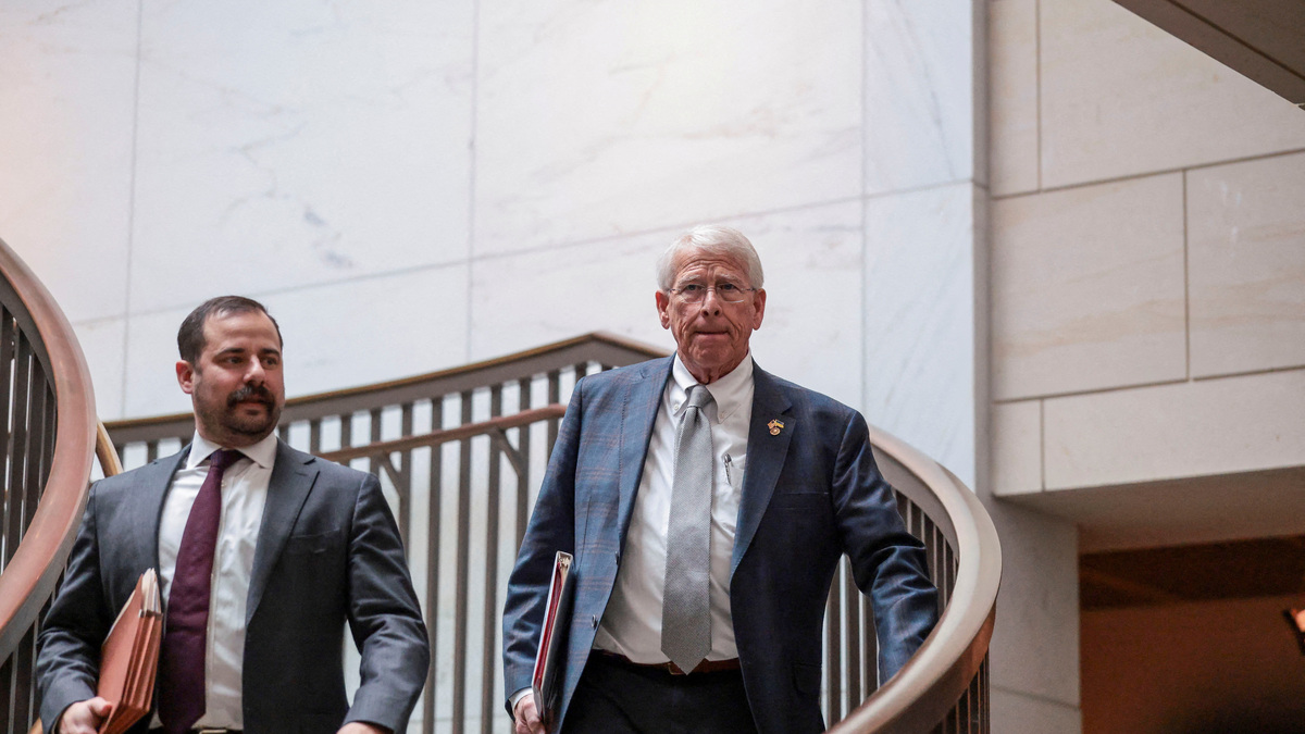 FILE PHOTO: Sen. Roger Wicker (R-MS) walks to a classified briefing for the U.S. Senate Armed Services Committee, on Operation Epic Fury and the situation in Iran, as the U.S.-Israeli conflict with Iran continues, on Capitol Hill in Washington, D.C., U.S., March 25, 2026. REUTERS/Evelyn Hockstein/File Photo