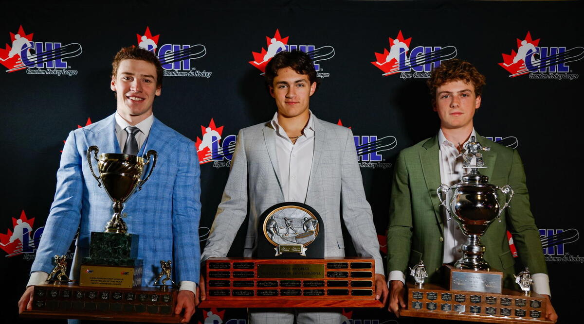  Full CHL Award Winners List: NHL Draft Prospects Earn Big Accolades 