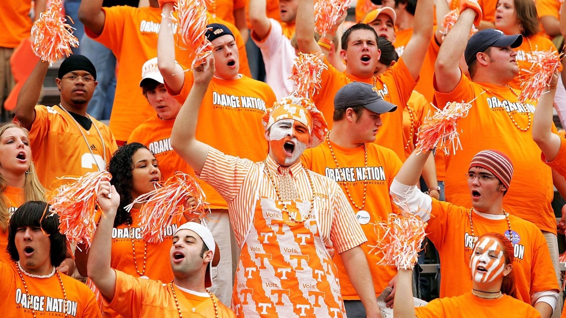 College Football Fans Obsessed With Alabama, Tennessee's Uniform Matchup 