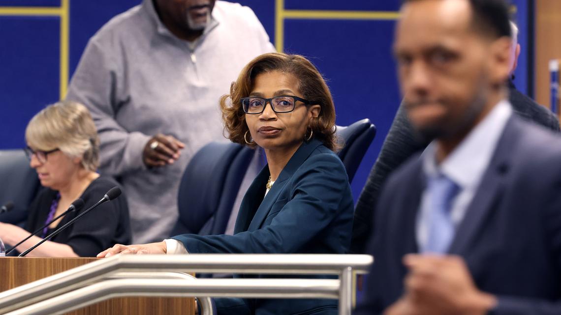 Editorial: Indianapolis acts on school consolidation. Chicago refuses, despite a projected deficit 