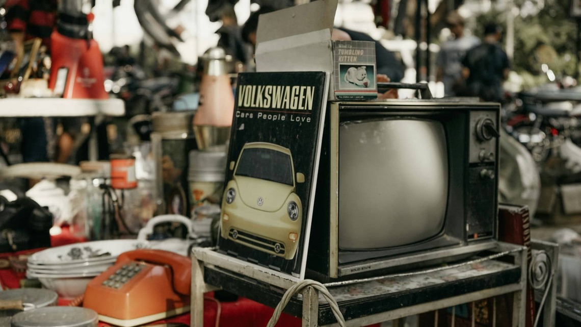 Thrifter Shares ‘The Most Overlooked' Spot To Grab Valuable Finds at Your Local Thrift Store 