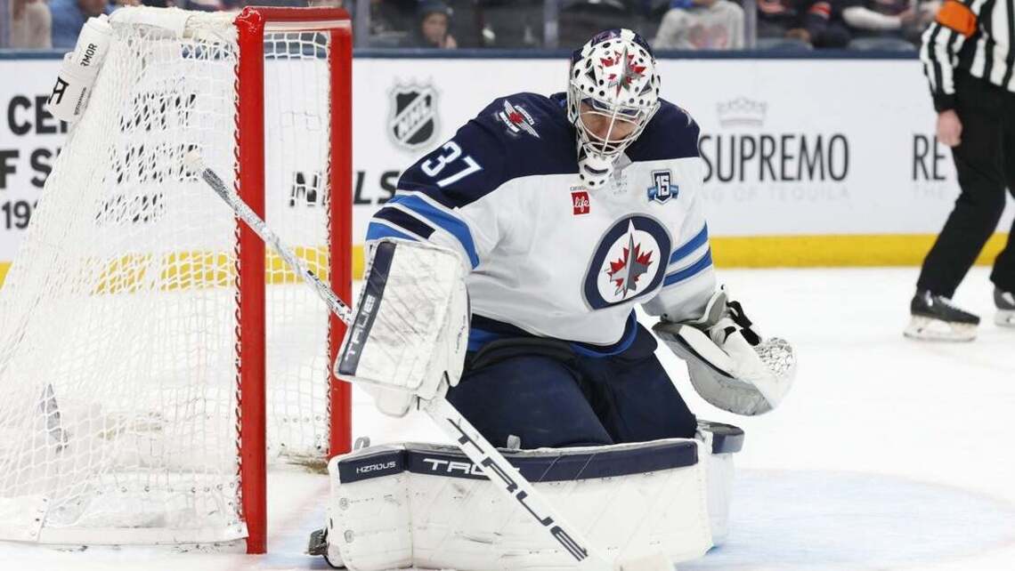 Report: Multiple teams in mix to acquire Jets G Connor Hellebuyck