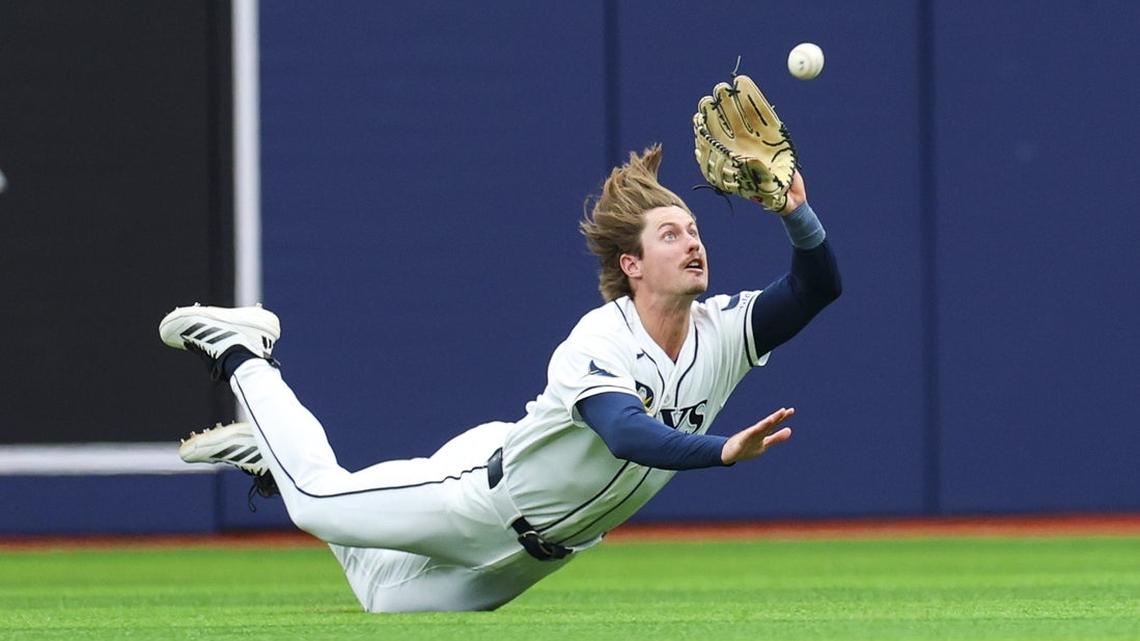 Rays rally past Orioles in 8th to complete sweep