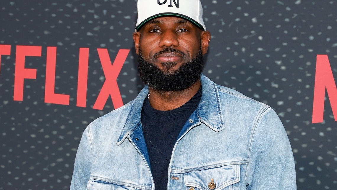 LeBron James Announces Plans to Leave Los Angeles Lakers After 8 Seasons 
