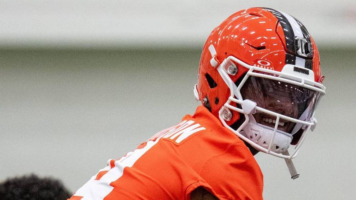  It behooves the Browns to see what they have in Deshaun Watson. | Lisa Scalfaro / USA TODAY NETWORK via Imagn Images 