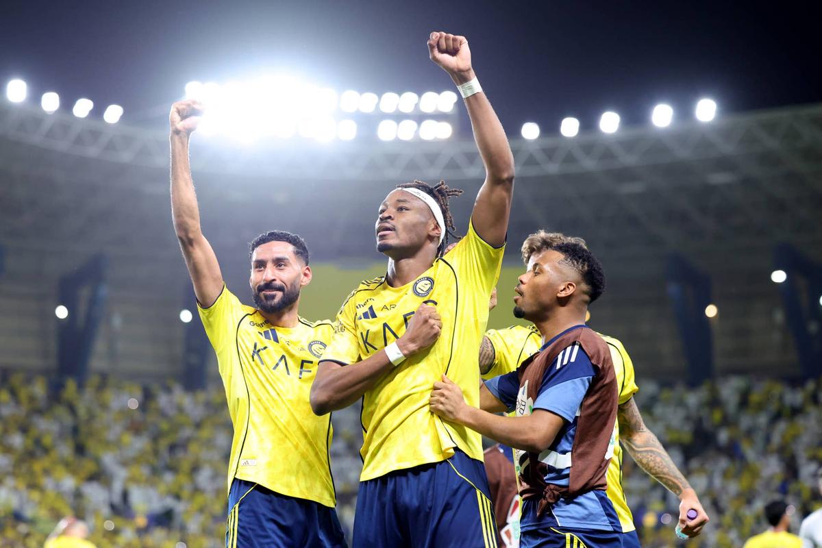  Mohamed Simakan of Al Nassr celebrates scoring his team's first goal with teammates during the Saudi Pro League match between Al Nassr and Al Hilal at Al Awwal Park on May 12, 2026 in Riyadh, Saudi Arabia. (Photo by Abdullah Ahmed/Getty Images) Photo by Abdullah Ahmed/Getty Images