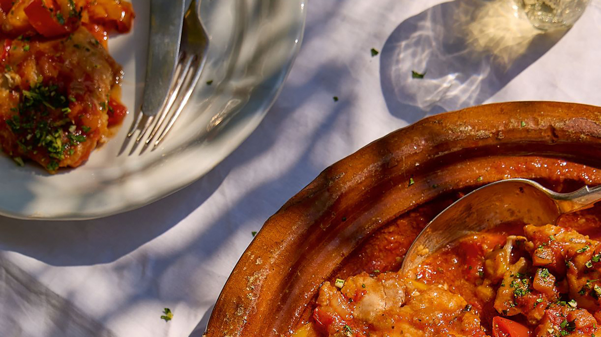 Pollo alla Romana (Roman-style chicken) is a great recipe for those looking to feed a large group of hungry people. (Lizzie Mayson/PA Wire/dpa/TNS)