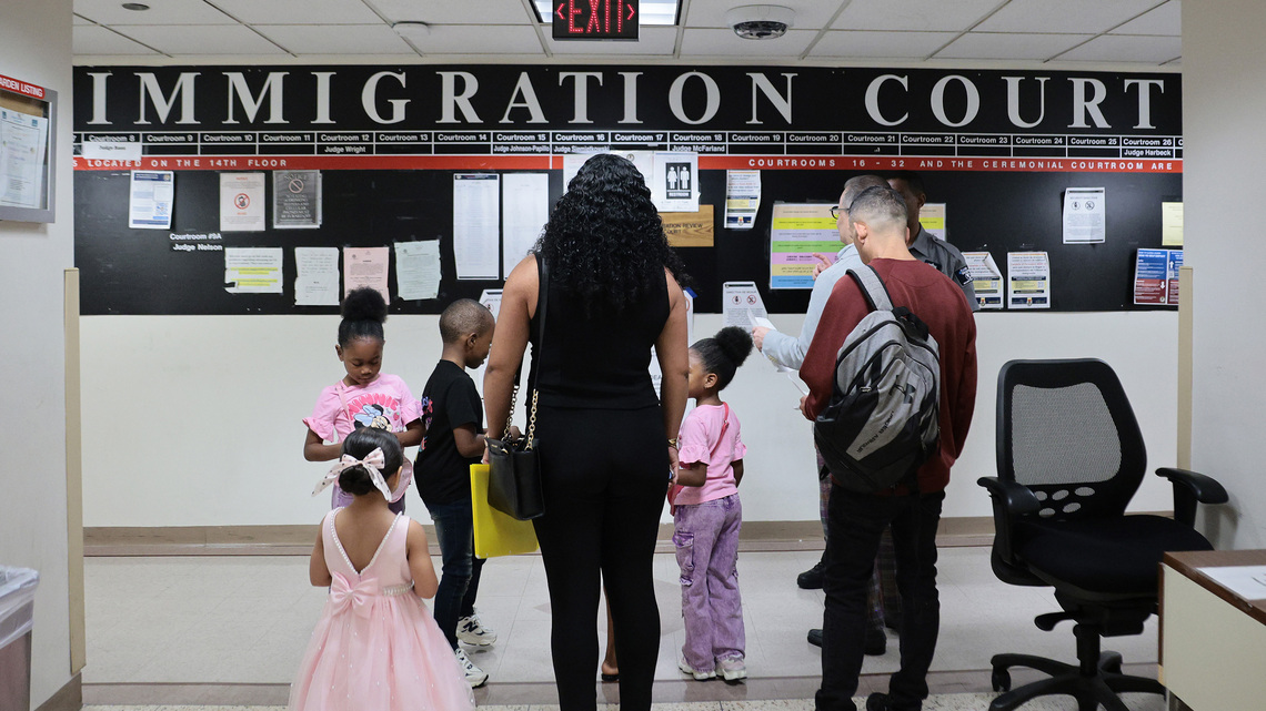 Mary Ellen Klas: Immigrant kids deserve to keep their lawyers