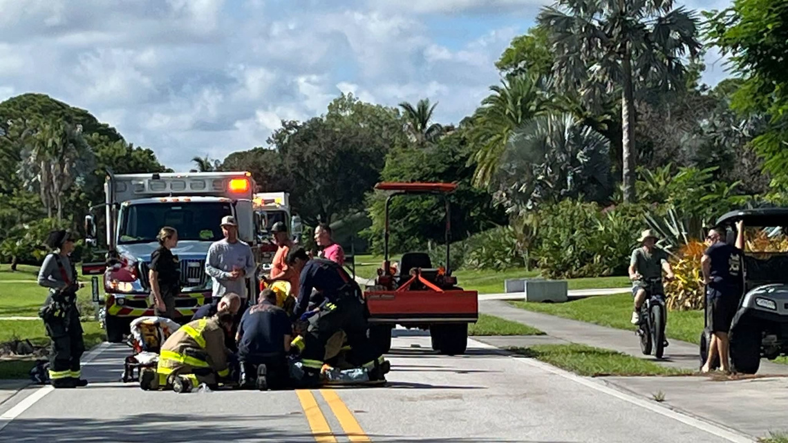 Golf cart driver ejected after crash with tractor in Florida 
