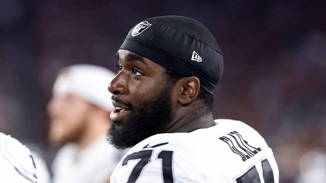  Aug 23, 2025; Glendale, Arizona, USA; Las Vegas Raiders tackle DJ Glaze (71) against the Arizona Cardinals during a preseason NFL game at State Farm Stadium. Mandatory Credit: Mark J. Rebilas-Imagn Images | Mark J. Rebilas-Imagn Images 