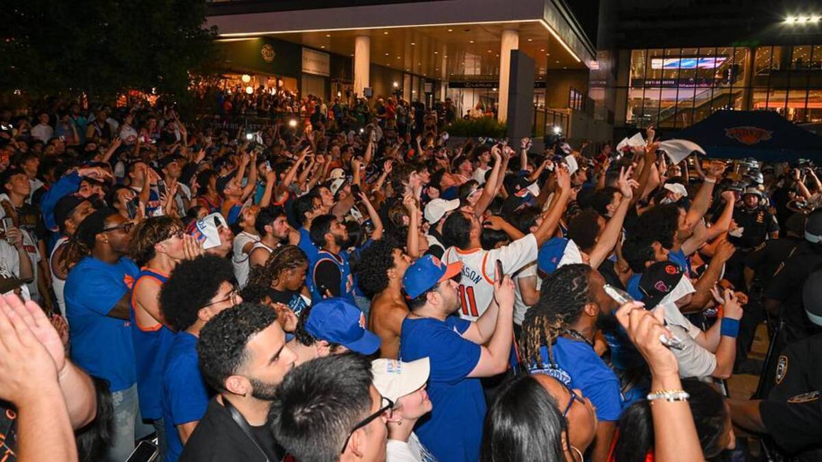  Knicks fans got to celebrate the franchise's first title in 53 years | Brenden Willsch-Imagn Images 