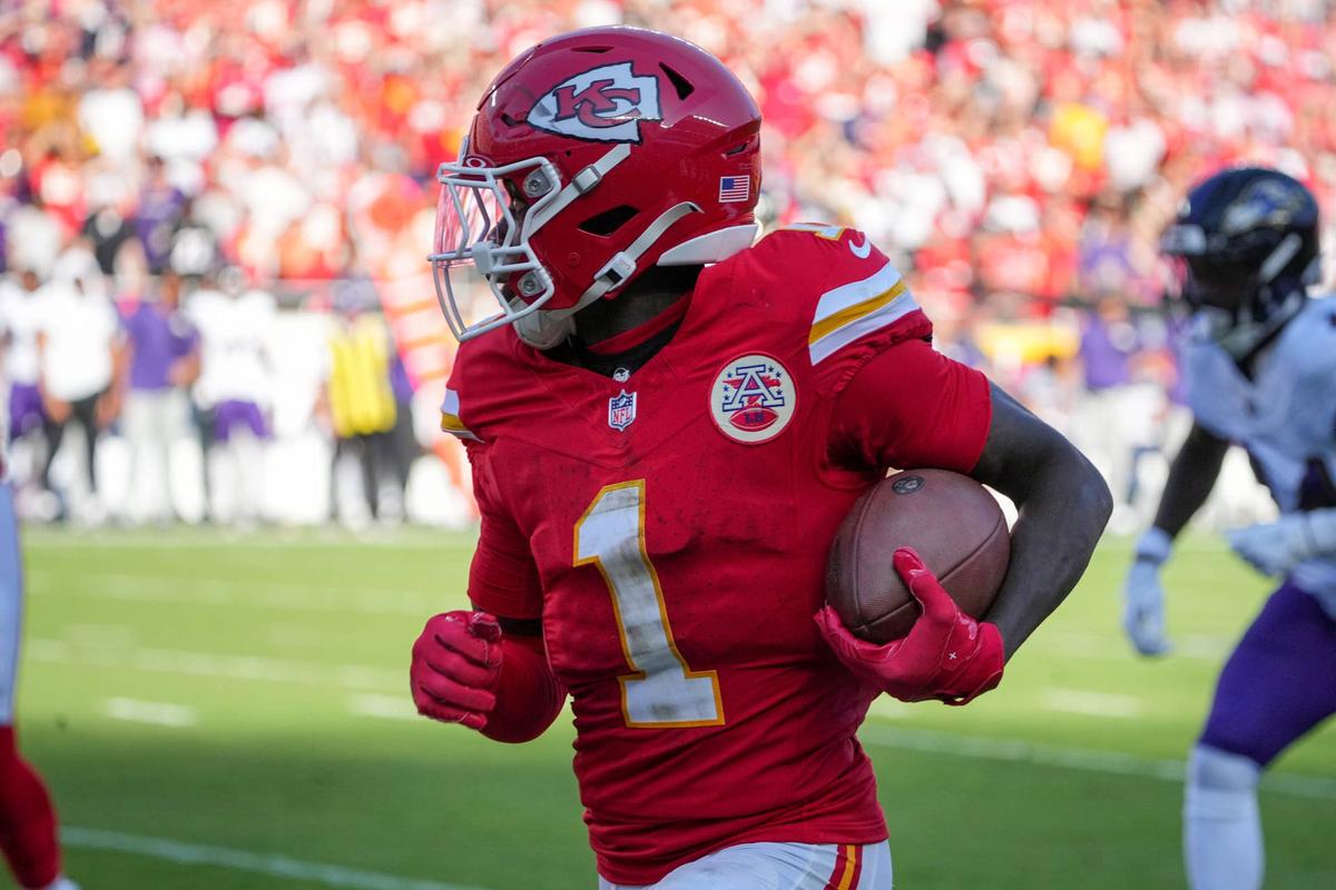  Kansas City Chiefs wide receiver Xavier Worthy runs the ball against the Baltimore Ravens during the game at GEHA Field at Arrowhead Stadium. Denny Medley-Imagn Images