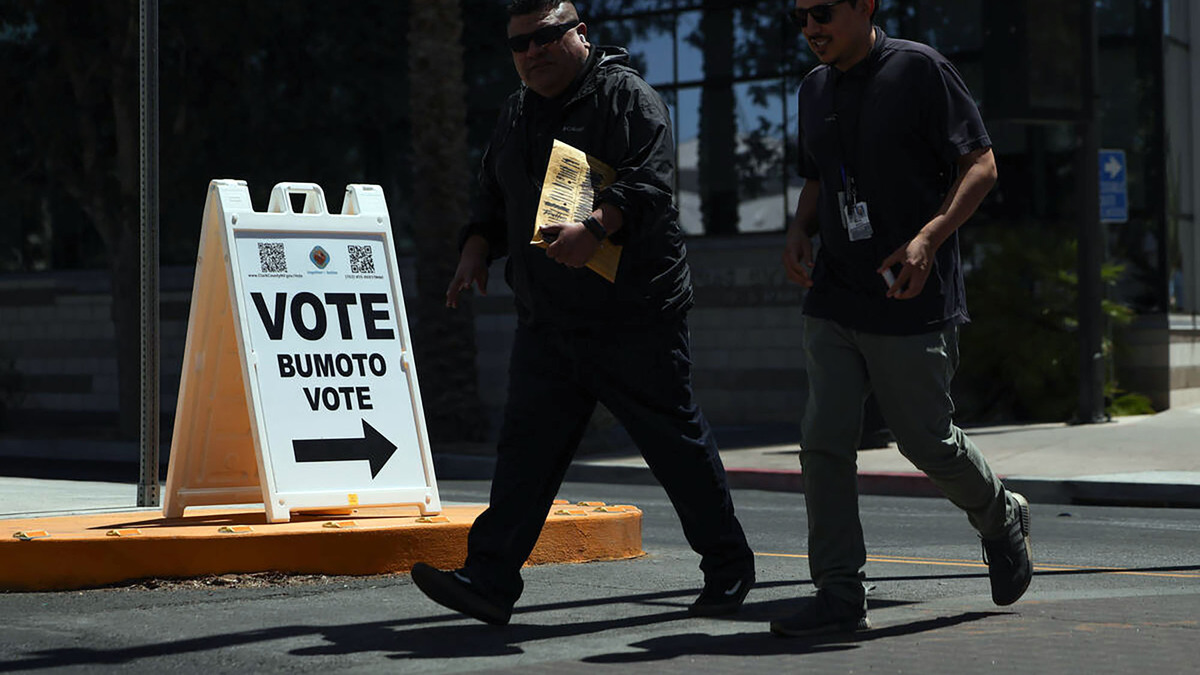 Signage for voting outside Las Vegas City Hall on June 4, 2026. (Benjamin Hager/Las Vegas Review-Journal/TNS)