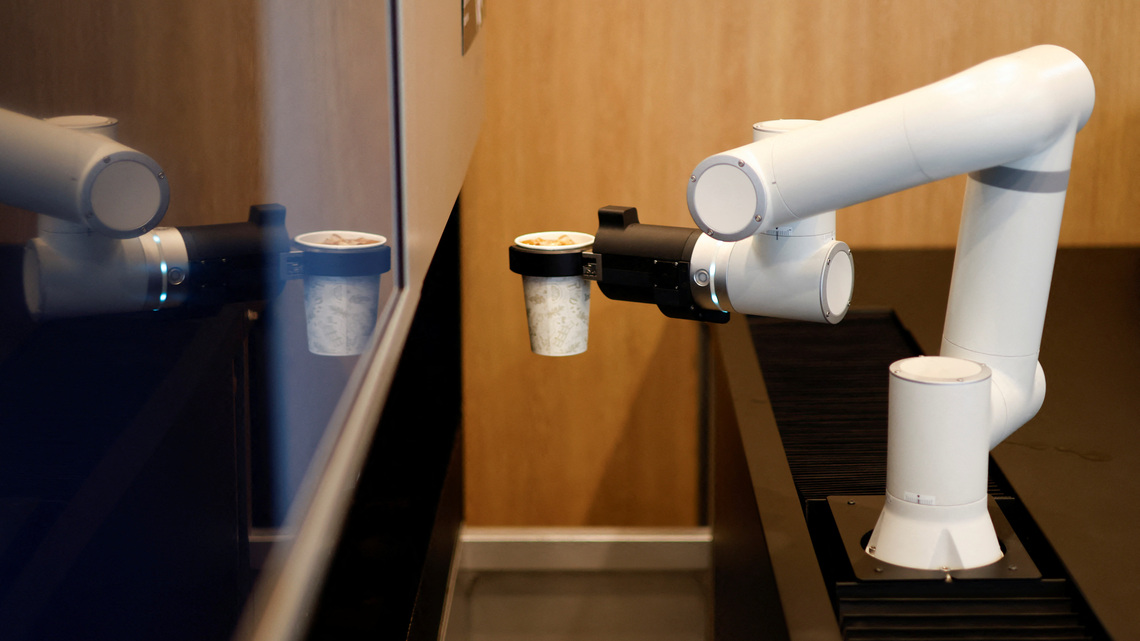 South Korean shops turn to robots, self-service to escape labour woes 