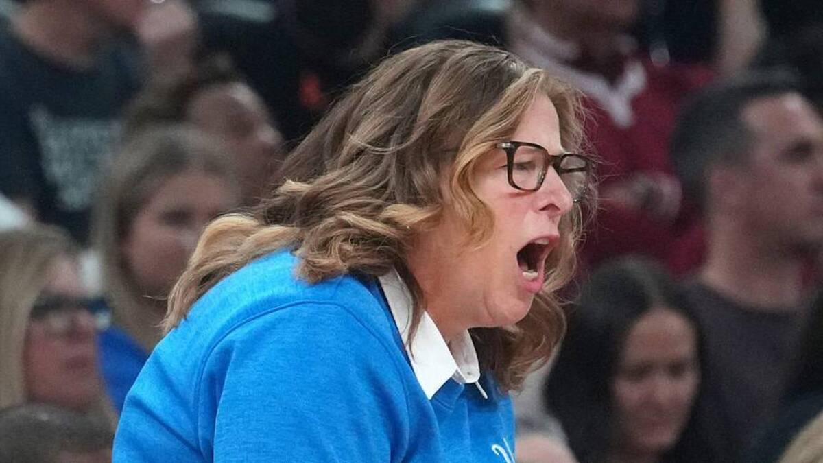  UCLA Bruins head coach Cori Close yells out to her players aas they take on the South Carolina Gamecocks during their NCAA women's basketball national championship game at Mortgage Matchup Center in Phoenix on April 5, 2026. | Joe Rondone/The Republic / USA TODAY NETWORK via Imagn Images 