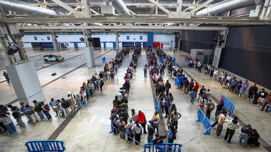 Spain's amnesty drive brings 600,000 migrants into formal economy during application review 