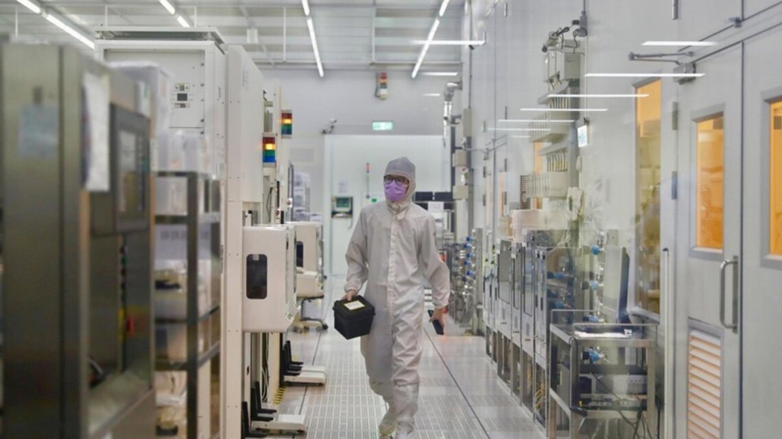 AI demand, U.S. tariffs reshape South Korean manufacturing 
