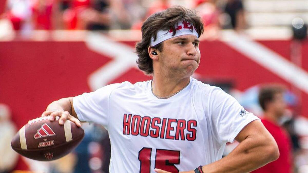  Indiana's Brendan Sorsby (15) throws before the start of the Indiana versus Ohio State football game at Memorial Stadium on Saturday, Sept. 2, 2023 | Rich Janzaruk/Herald-Times / USA TODAY NETWORK / USA TODAY NETWORK via Imagn Images 