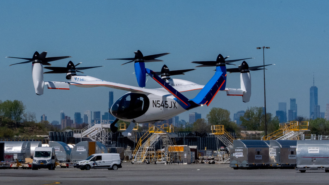 Air taxi developers pivot to military market amid civil certification delays 