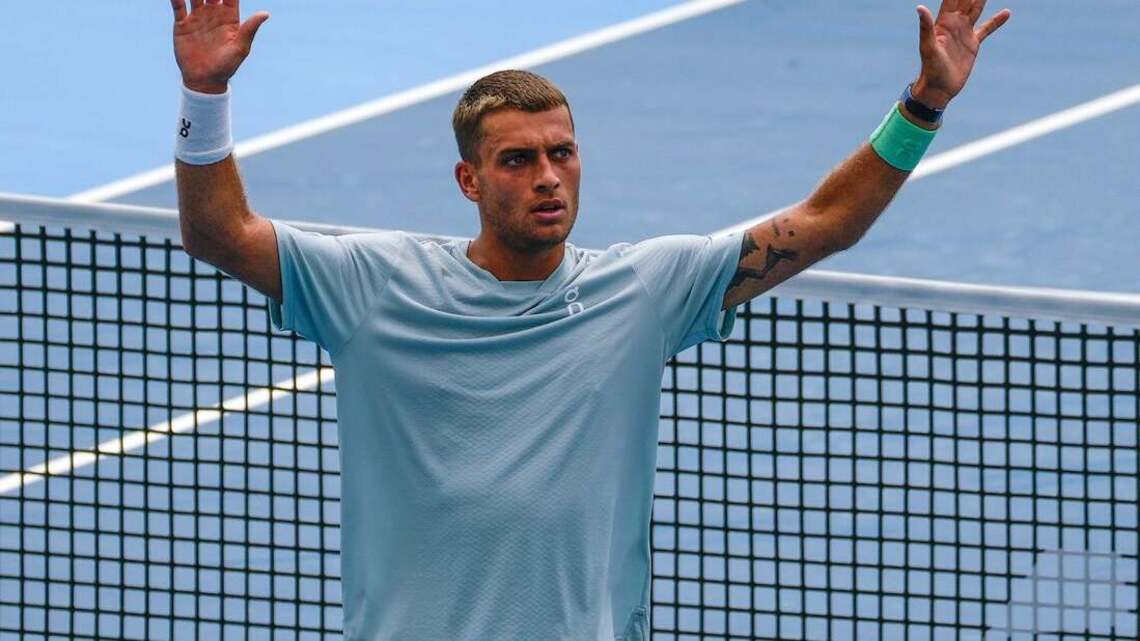 Flavio Cobolli rallies from brink to advance in Cincinnati 