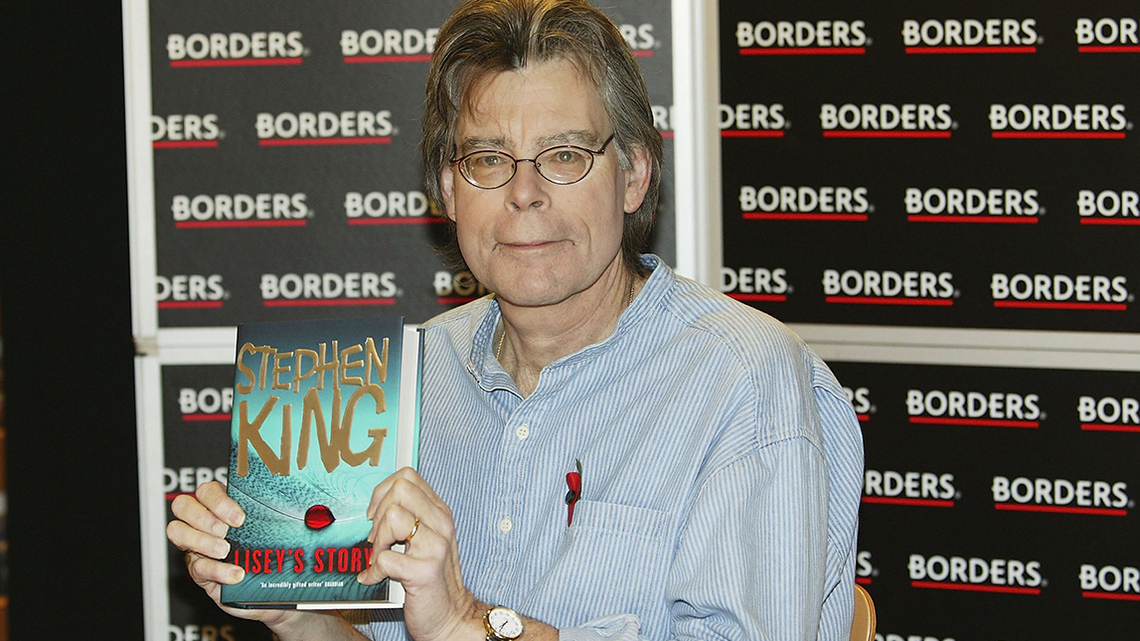 Stephen King: 8 Modern Gothic Horror Books That Reinvent the Genre