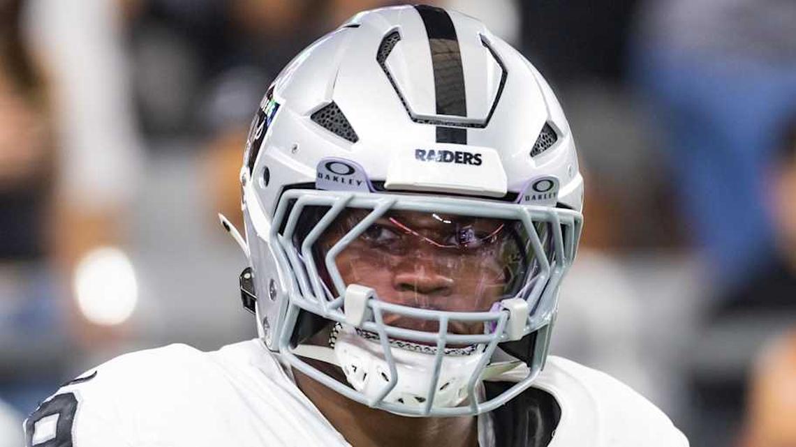  Aug 23, 2025; Glendale, Arizona, USA; Las Vegas Raiders defensive end Tyree Wilson (9) against the Arizona Cardinals during a preseason NFL game at State Farm Stadium. Mandatory Credit: Mark J. Rebilas-Imagn Images | Mark J. Rebilas-Imagn Images 