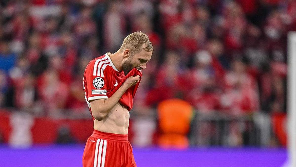  Konrad Laimer couldn't stop PSG's forwards. | Harry Langer/DeFodi Images/DeFodi/Getty Images 