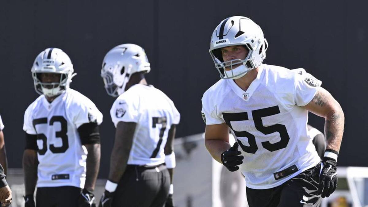  May 20, 2026; Henderson, NV, USA; Las Vegas Raiders linebacker Cody Lindenberg (55) practices during organized team activities at Intermountain Health Performance Center. Mandatory Credit: Candice Ward-Imagn Images | Candice Ward-Imagn Images 