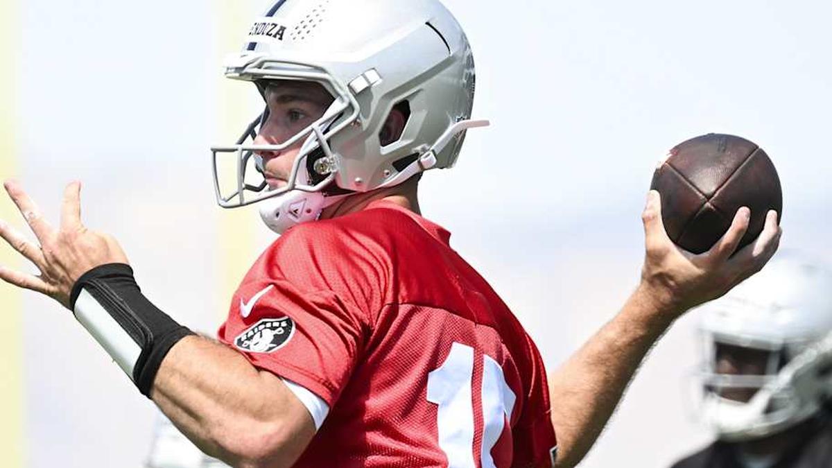  May 2, 2026; Henderson, NV, USA; Las Vegas Raiders quarterback Fernando Mendoza (15) runs through a drill during a Rookie Minicamp at Intermountain Health Performance Center. Mandatory Credit: Candice Ward-Imagn Images | Candice Ward-Imagn Images 