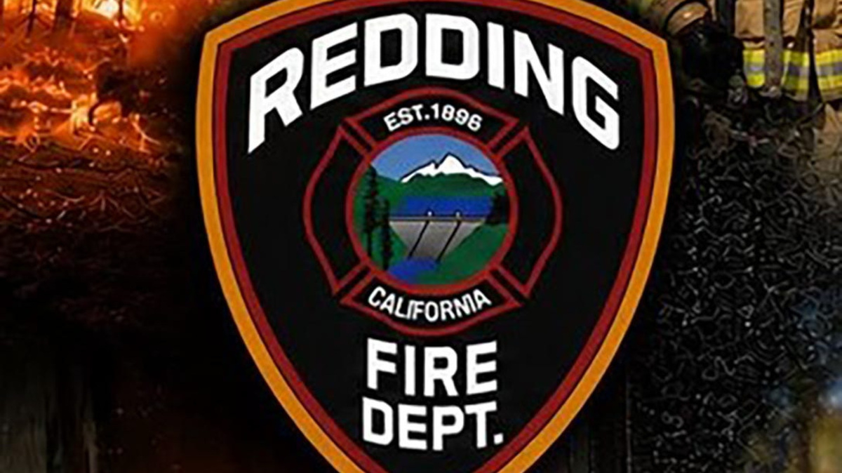Redding apartment fire displaces 2 families