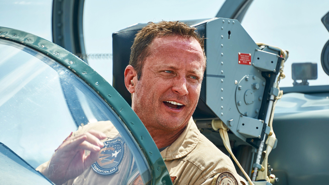 Navy failed to study brain injuries in pilots, House report says 