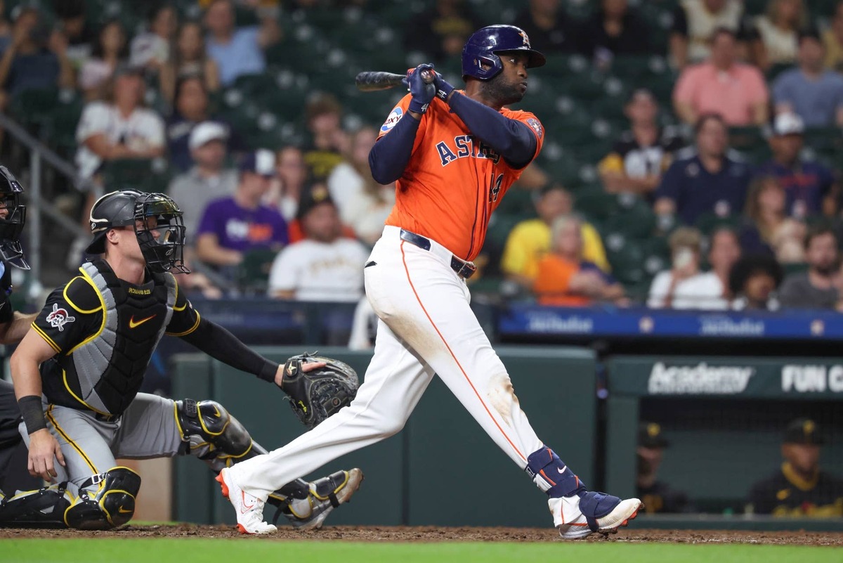  Jun 3, 2026; Houston, Texas, USA; Houston Astros designated hitter Yordan Alvarez (44) hits an RBI single during the eighth inning against the Pittsburgh Pirates at Daikin Park. Mandatory Credit: Troy Taormina-Imagn Images Mandatory Credit: Troy Taormina-Imagn Images