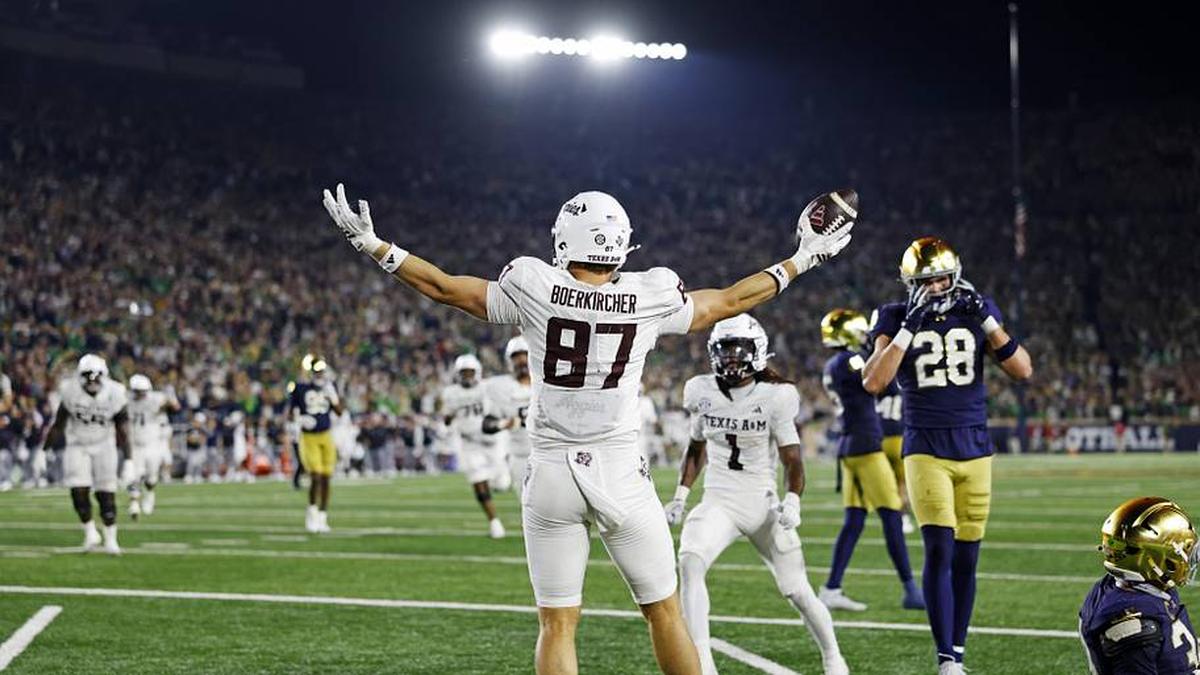  Sep 13, 2025; South Bend, Indiana, USA; Texas A&M Aggies tight end Nate Boerkircher (87) celebrates after their win against the Notre Dame Fighting Irish at Notre Dame Stadium. | Michael Caterina-Imagn Images 