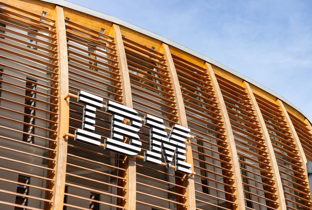 IBM shares closed down 25.21% on July 14, 2026, the company's steepest single-day fall since at least 1968. 