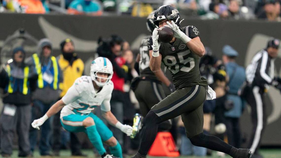 Breaking Down the Painful (And Some Promising) Similarities Between the Dolphins and Jets