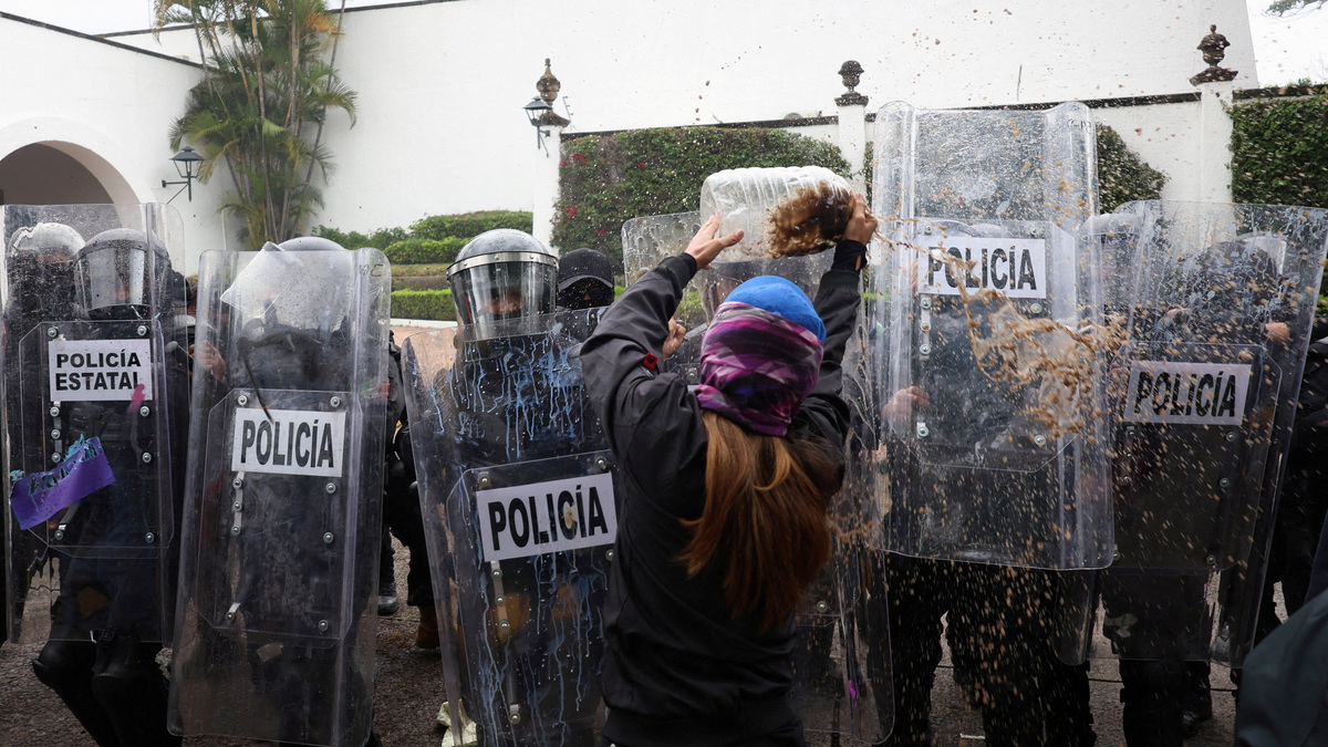Worsening water crisis sparks protests in Mexico's Guadalajara | Tacoma ...