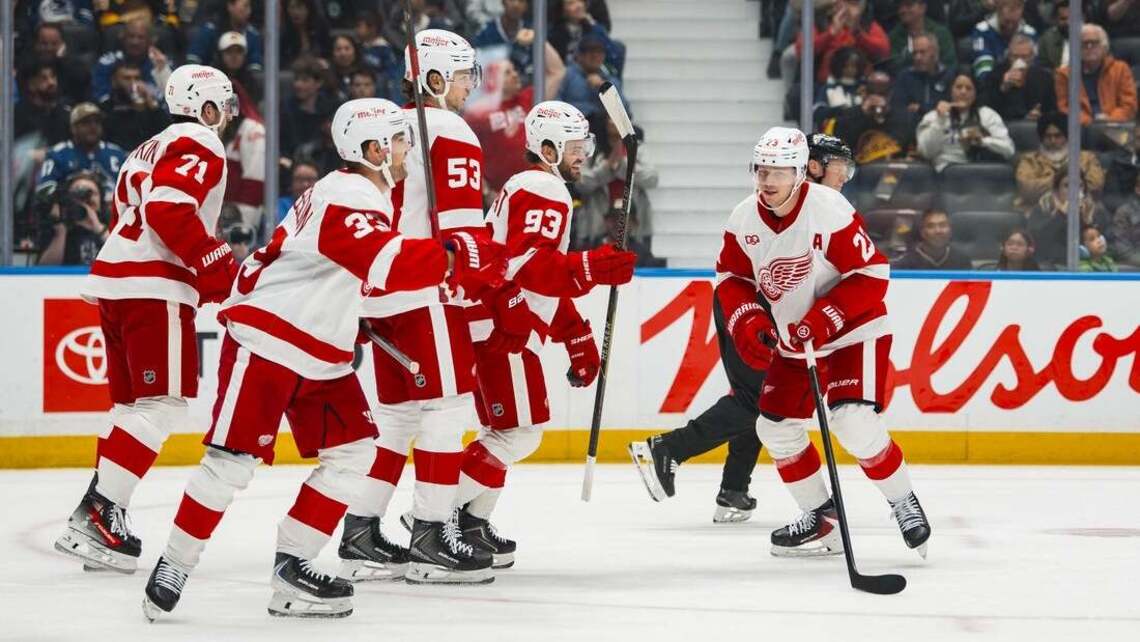 Lucas Raymond's 3-point effort propels Red Wings past skidding Canucks 