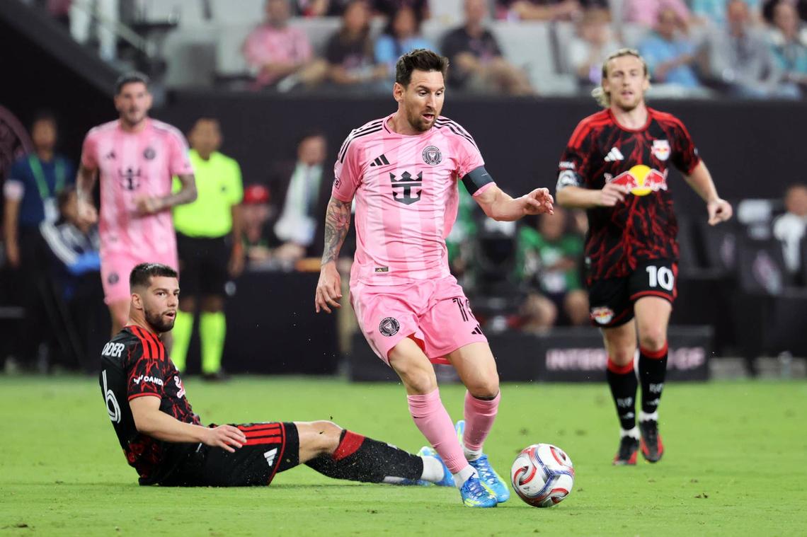  Lionel Messi #10 of Inter Miami CF controls the ball during the MLS match between Inter Miami CF and New York Red Bulls at Nu Stadium on April 11, 2026 in Miami, Florida. (Photo by Leonardo Fernandez/Getty Images) Photo by Leonardo Fernandez/Getty Images