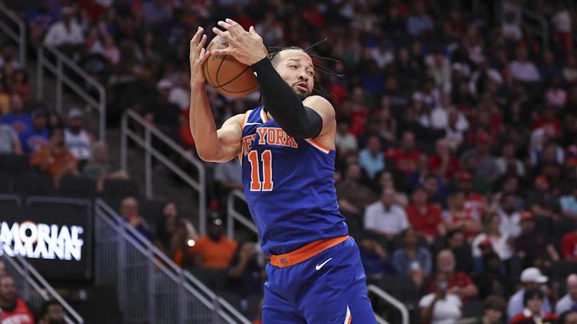 Mar 31, 2026; Houston, Texas, USA; New York Knicks guard Jalen Brunson (11) secures a rebound during the second quarter against the Houston Rockets at Toyota Center. | Troy Taormina-Imagn Images 