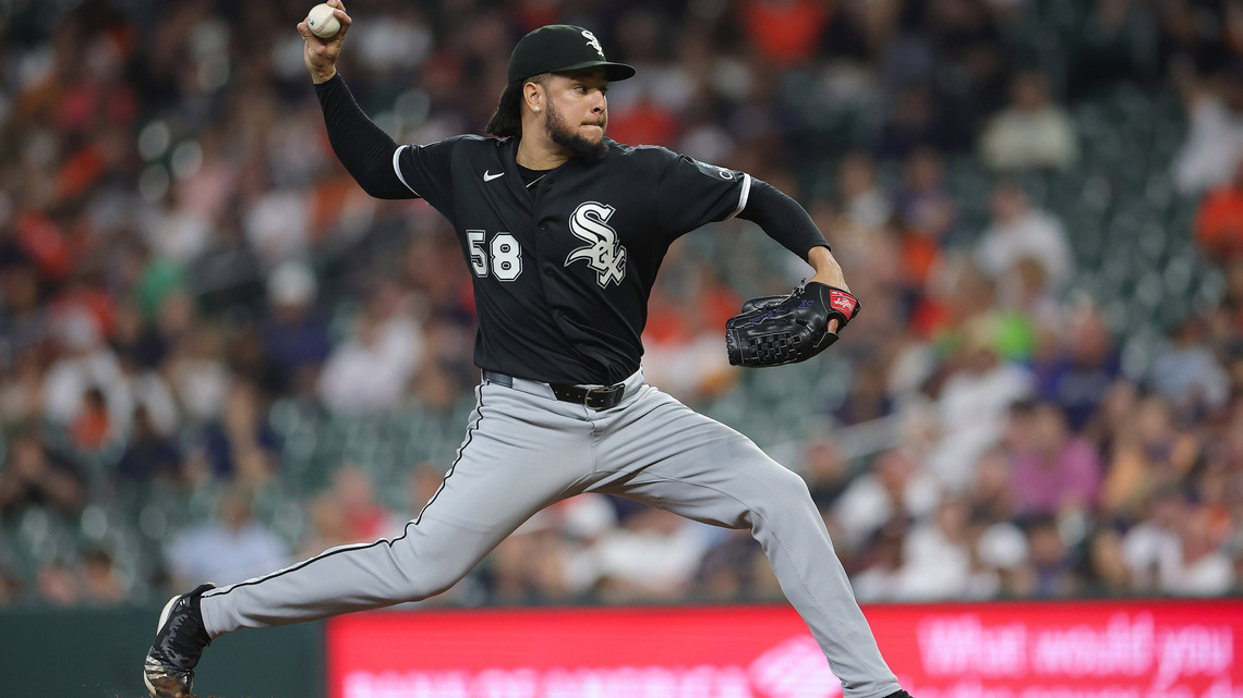 White Sox lose game and series to Astros after another rough outing from Luis Castillo 