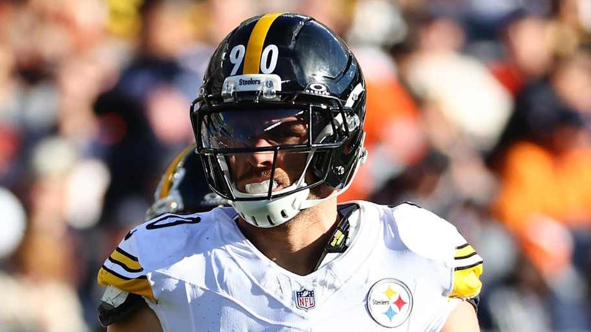  Nov 23, 2025; Chicago, Illinois, USA; Pittsburgh Steelers linebacker T.J. Watt (90) against the Chicago Bears during the second half at Soldier Field. Mandatory Credit: Mike Dinovo-Imagn Images | Mike Dinovo-Imagn Images 