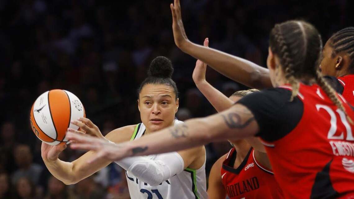 Kayla McBride, Lynx down Fire for fifth straight win