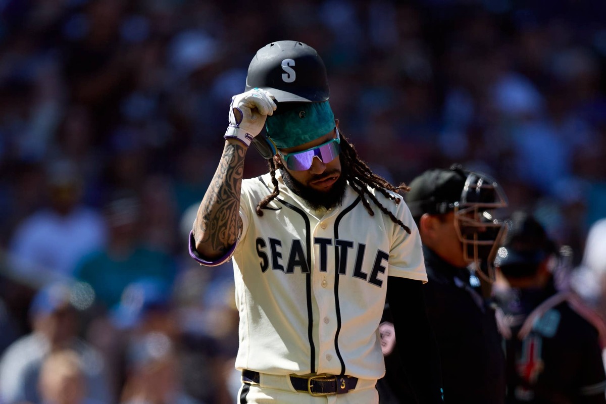  May 31, 2026; Seattle, Washington, USA; Seattle Mariners shortstop J.P. Crawford (3) strikes out against the Arizona Diamondbacks during the eighth inning at T-Mobile Park. Mandatory Credit: John Froschauer-Imagn Images John Froschauer-Imagn Images