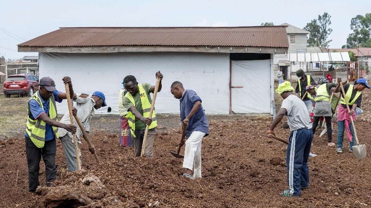 Workers rehabilitate an Ebola treatment center following an Ebola outbreak involving the Bundibugyo strain, as part of the response to the epidemic in Goma, North Kivu province of the Democratic Republic of Congo, May 19, 2026. REUTERS/Arlette Bashizi