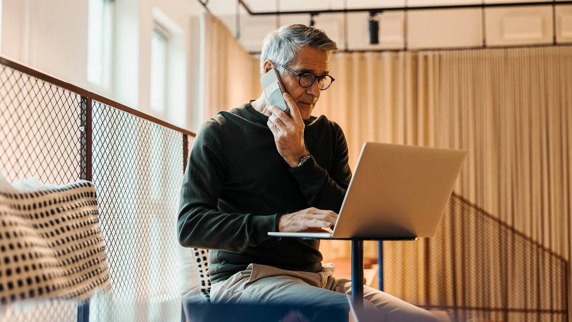Private equity in your 401(k) raises red flags