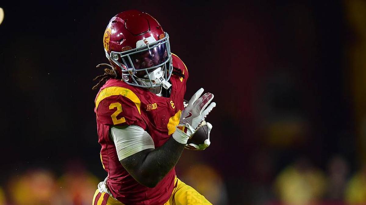  Sep 20, 2025; Los Angeles, California, USA; Southern California Trojans running back Waymond Jordan (2) runs the ball against the Michigan State Spartans during the second half at the Los Angeles Memorial Coliseum. Mandatory Credit: Gary A. Vasquez-Imagn Images | Gary A. Vasquez-Imagn Images 