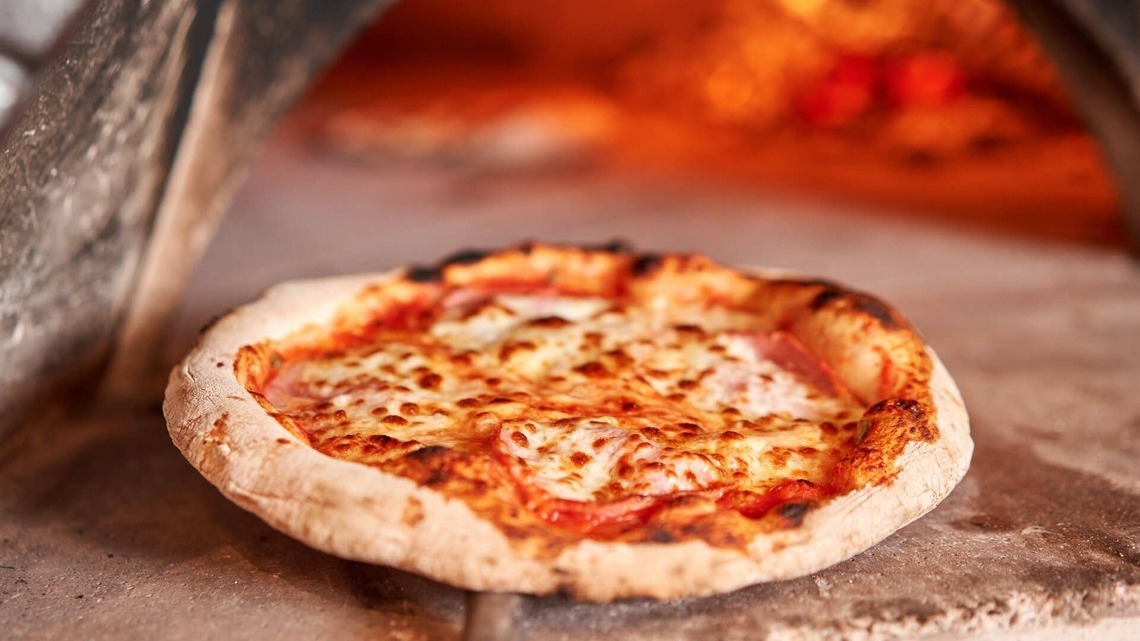 Pizza Hut and Papa John's rival Papa Murphy's closing 68 stores 